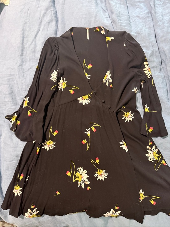 Free People Dresses & Skirts - Falling for florals
